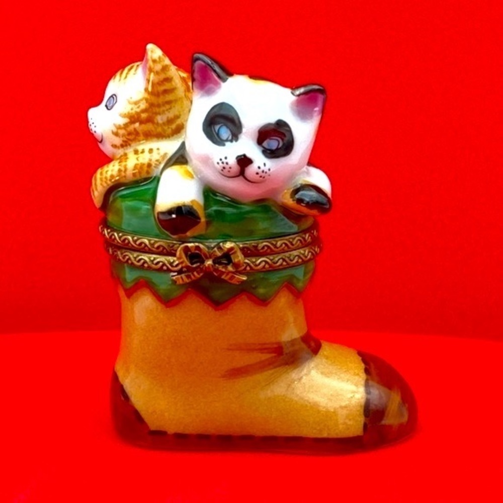 Limoges Kittens in Stocking/Boot Porcelain Trinket Box